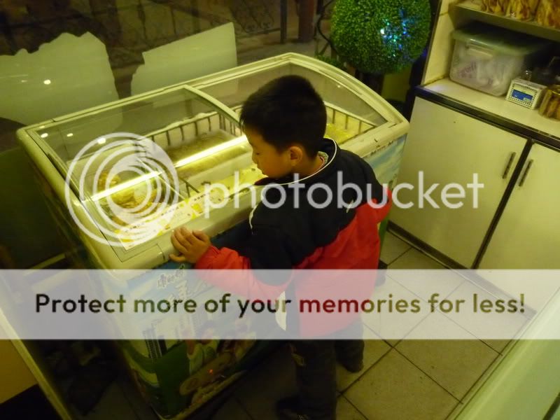 [Linked Image from i1025.photobucket.com]